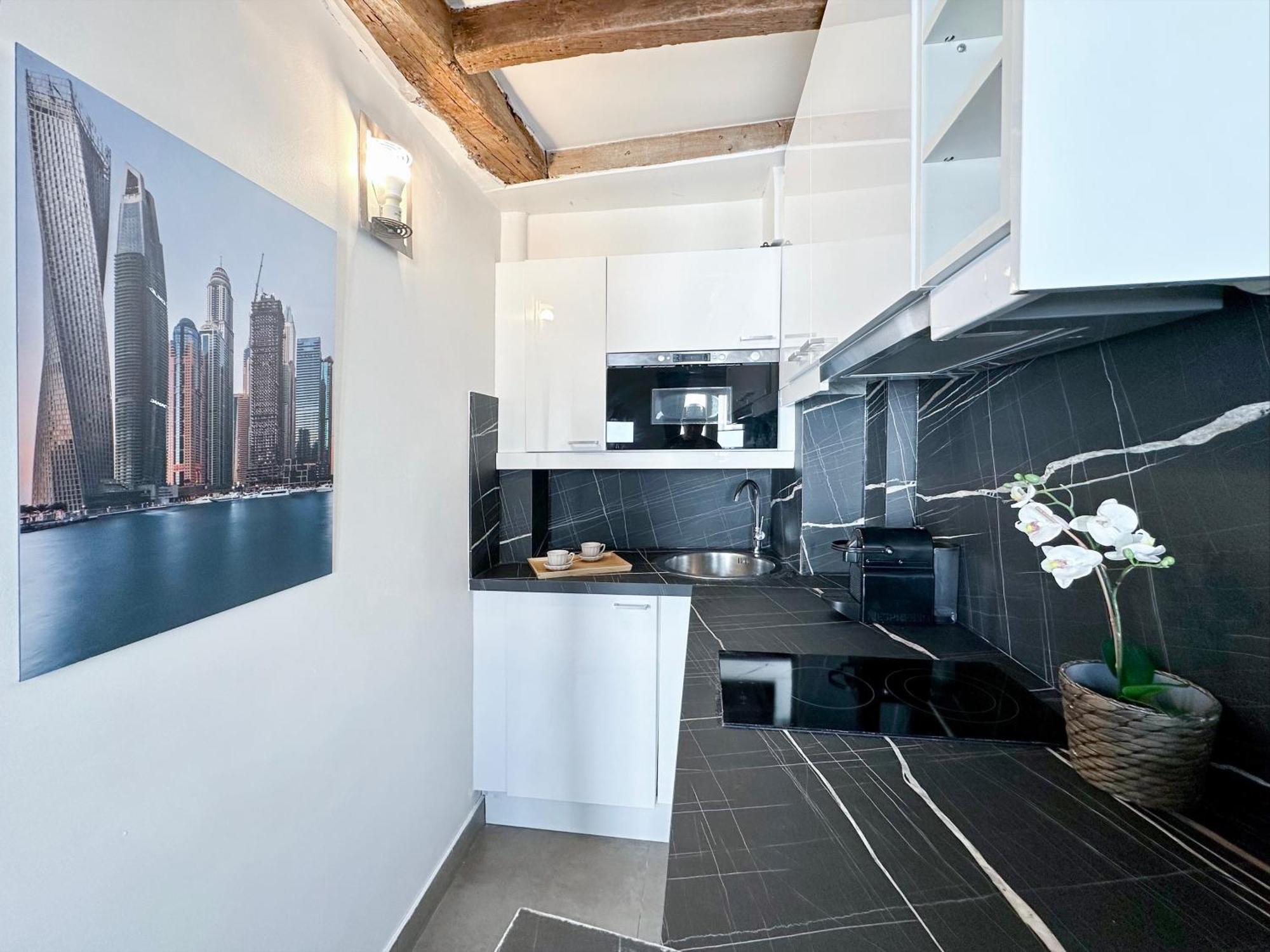 Chic Flat In Pantheon & Luxembourg Garden Lägenhet Paris Exteriör bild