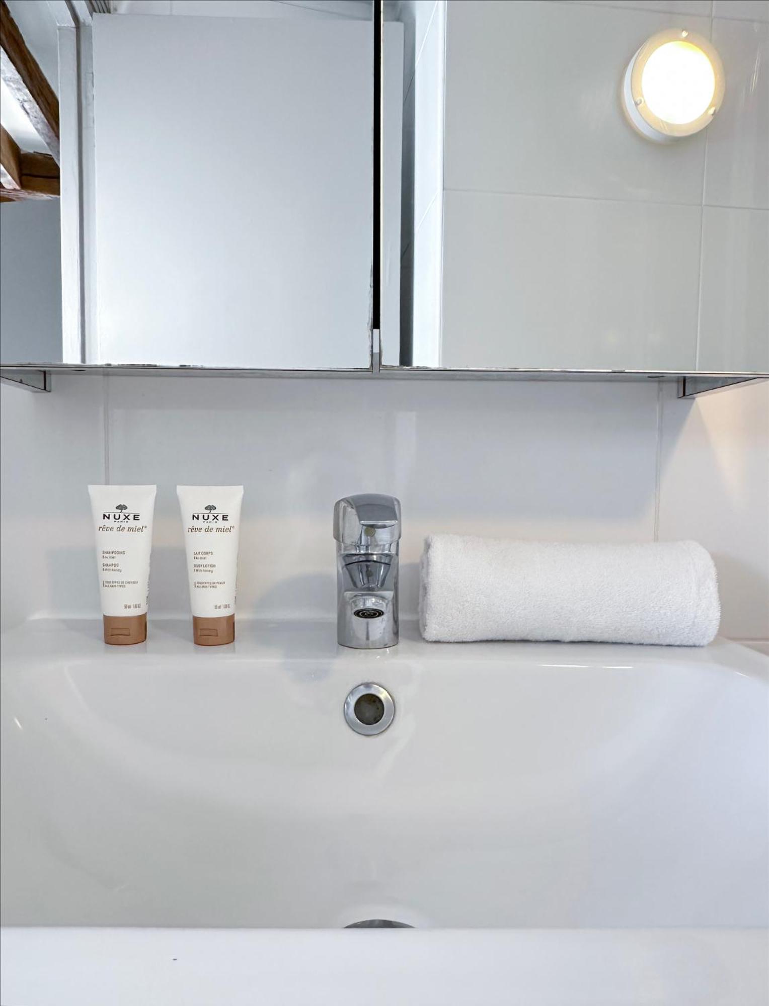 Chic Flat In Pantheon & Luxembourg Garden Lägenhet Paris Exteriör bild