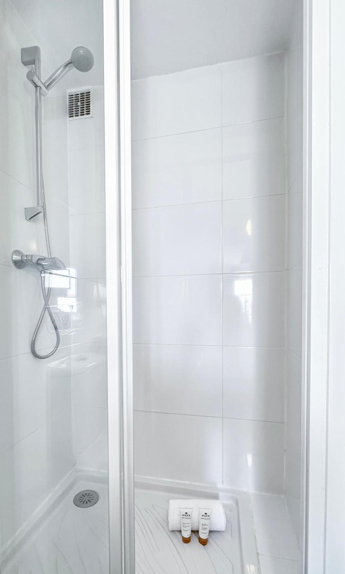 Chic Flat In Pantheon & Luxembourg Garden Lägenhet Paris Exteriör bild