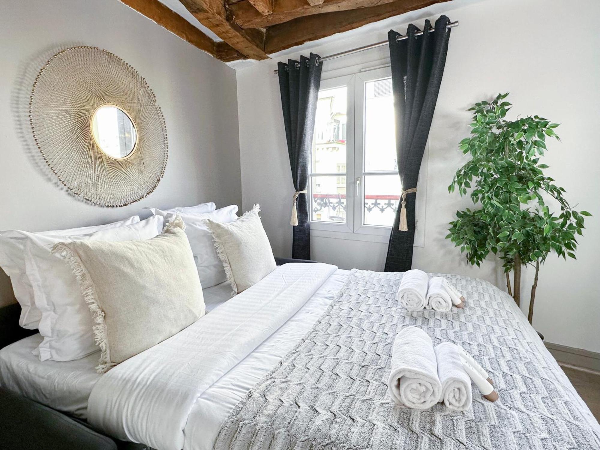 Chic Flat In Pantheon & Luxembourg Garden Lägenhet Paris Exteriör bild